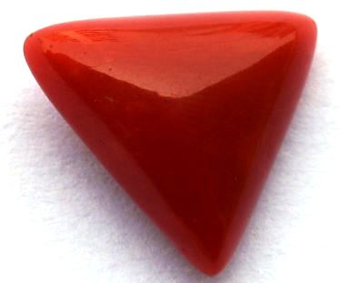 6.38-ratti-certified-triangular-red-coral-gemstone
