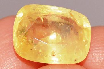 6.87-ratti-certified-yellow-sapphire-gemstone